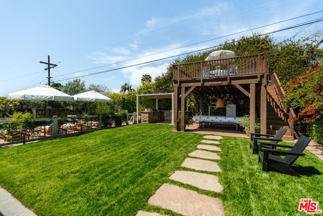 5635 S Chariton Avenue, Los Angeles CA: https://media.crmls.org/mediaz/5afec228-2029-4e18-9075-d55b6d787e8a.jpg