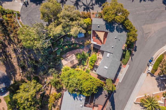 4723 Boulder Pl, La Mesa CA: https://media.crmls.org/mediaz/5afef8ee-1df5-458f-b7e4-b6f52c8b1297.jpg