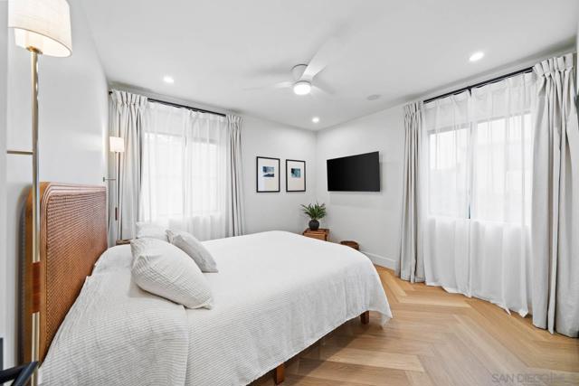 7372 76 Fay Ave, La Jolla CA: https://media.crmls.org/mediaz/5aff5684-17b3-4e3e-b2fb-206a44387e4f.jpg