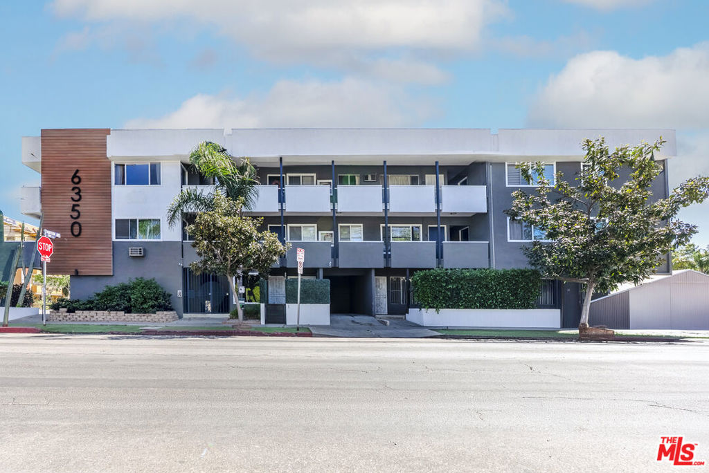 6350 Willoughby Avenue #9