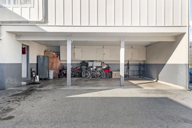 466 Willow Avenue, Half Moon Bay CA: https://media.crmls.org/mediaz/5b002bab-71ec-4eb0-9fa6-675c66027d84.jpg