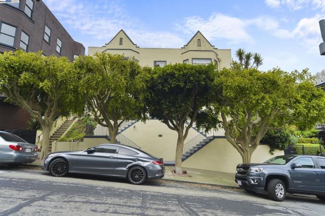 1925 Leavenworth St, San Francisco CA: https://media.crmls.org/mediaz/5b00308d-88ed-47d5-aa58-cee857bd2fb0.jpg