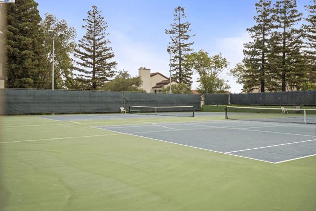 21071 Gary Dr, Hayward CA: https://media.crmls.org/mediaz/5b005261-3ba0-41c9-a866-63d7fbcfcf0c.jpg