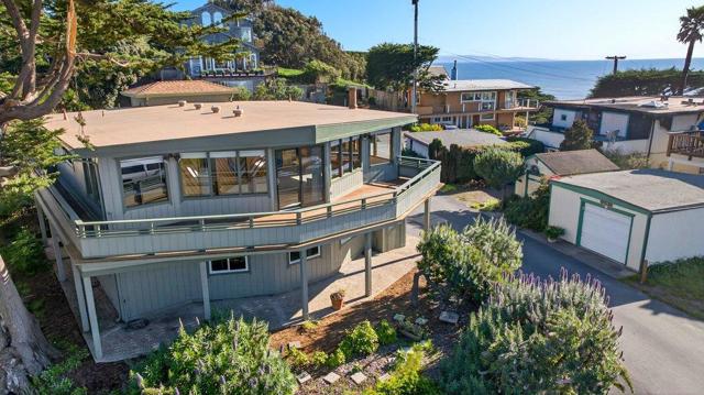 1 Gray Way, Watsonville CA: https://media.crmls.org/mediaz/5b00fc1f-c83a-4b6c-85ba-ad723b0607b2.jpg