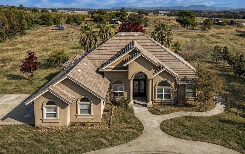 363 Emerald Lane