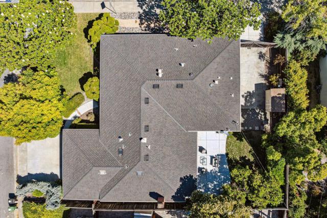 2082 Boxwood Way, Fremont CA: https://media.crmls.org/mediaz/5b01aea8-fb70-431d-a74e-8aba18c76a3e.jpg