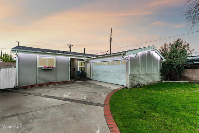 19844 Hemmingway Street, Winnetka CA: https://media.crmls.org/mediaz/5b01bf77-6c4b-4bf7-807c-424544233b70.jpg