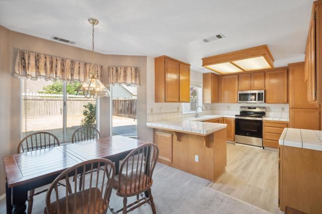 1622 Fir Drive, Los Banos CA: https://media.crmls.org/mediaz/5b0219cc-52cf-4431-9a4e-b6d0e0e7055f.jpg