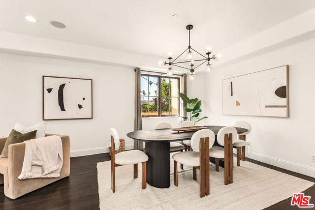 851 19th Street, Santa Monica CA: https://media.crmls.org/mediaz/5b025a47-f4ec-4f11-a050-a90a25675b7b.jpg