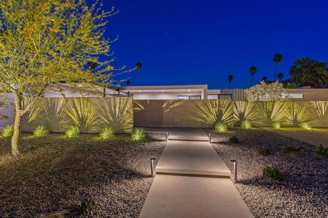 2290 S Yosemite Drive, Palm Springs CA: https://media.crmls.org/mediaz/5b02f198-45f6-4b6c-82e2-a1f6c2e2369d.jpg