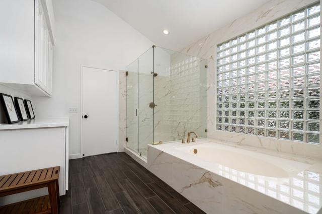 56765 Merion, La Quinta CA: https://media.crmls.org/mediaz/5b030130-04f4-461d-ae3d-bb3316cc07f7.jpg