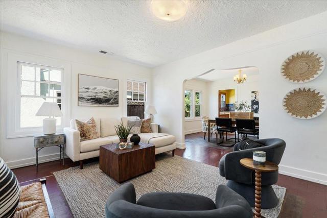 806 Seabright Avenue, Santa Cruz CA: https://media.crmls.org/mediaz/5b03a128-e3a5-4fd0-9317-d9d8a56871f6.jpg