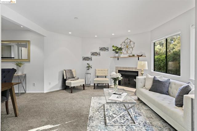 Image 16 of 53 For 545 Pierce St  2207