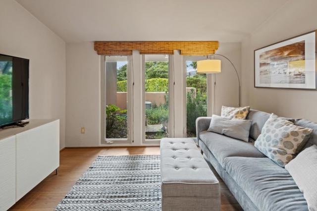 42 Upper Circle, Carmel Valley CA: https://media.crmls.org/mediaz/5b03dfff-7b86-4249-b5ea-1e1fa231b02e.jpg