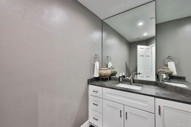 Detail Gallery Image 14 of 19 For 1099 1st #420,  Coronado,  CA 92118 - 2 Beds | 2/1 Baths