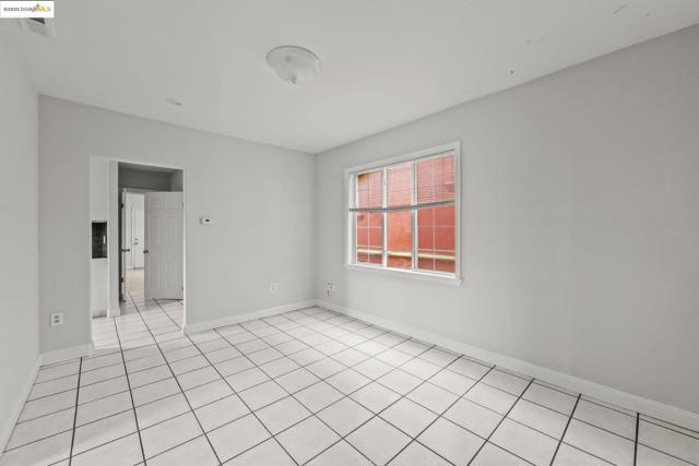 1311 87Th Ave, Oakland CA: https://media.crmls.org/mediaz/5b0512bb-a06a-4891-9858-fdf5a8c04256.jpg