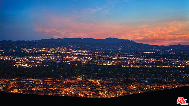 20115 W Galway Lane, Porter Ranch CA: https://media.crmls.org/mediaz/5b0617d2-6b68-4780-af87-e2c1f8ffd8e2.jpg