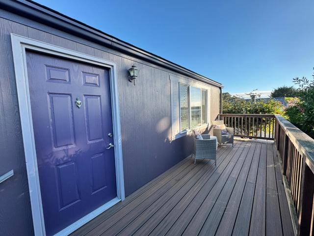 37 Oceanview Avenue, Half Moon Bay CA: https://media.crmls.org/mediaz/5b06c726-ab1f-410e-9027-12b236096eee.jpg