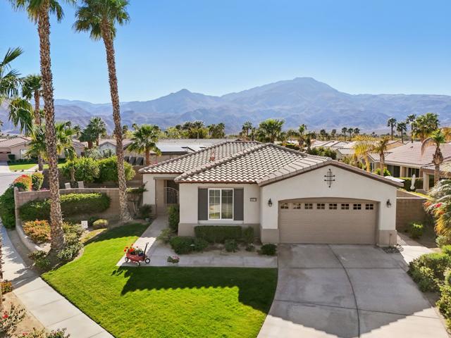 60519 Lace Leaf Court, La Quinta CA: https://media.crmls.org/mediaz/5b06d17c-e59d-4859-80dc-377be776e7de.jpg
