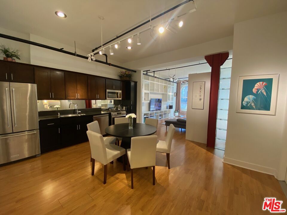 253 S Broadway Unit 403
