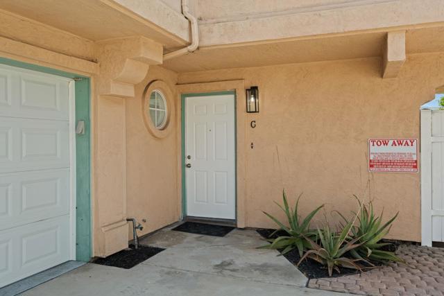 368 G st, Chula Vista CA: https://media.crmls.org/mediaz/5b074cd8-0515-4625-9ca5-0be19a243d6d.jpg