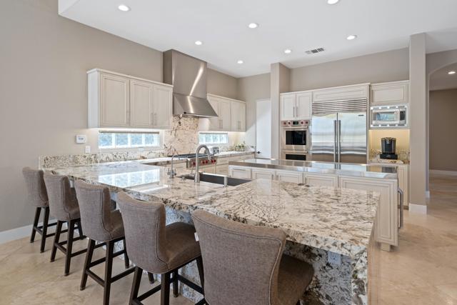 306 Loch Lomond Road, Rancho Mirage CA: https://media.crmls.org/mediaz/5b082a61-7b77-41ba-b884-55a927b6b0b0.jpg
