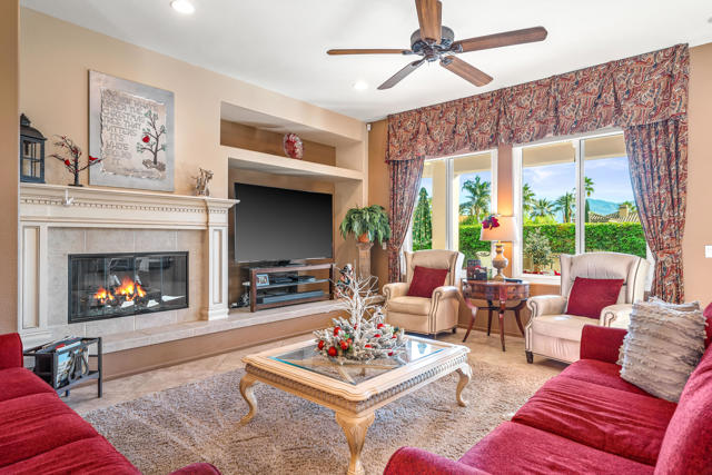 17 Corte Del Sol, Rancho Mirage CA: https://media.crmls.org/mediaz/5b086133-98b6-4f60-aac2-5bd78045bcb5.jpg