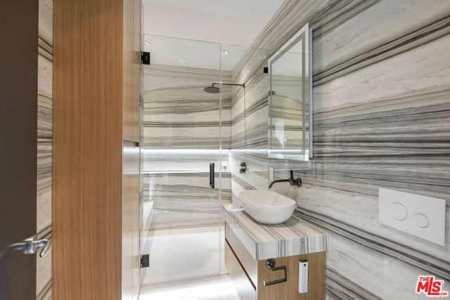 1573 Sunset Plaza Drive, Los Angeles CA: https://media.crmls.org/mediaz/5b08d3c0-9c4a-42b6-a7e7-a692b10a5f84.jpg