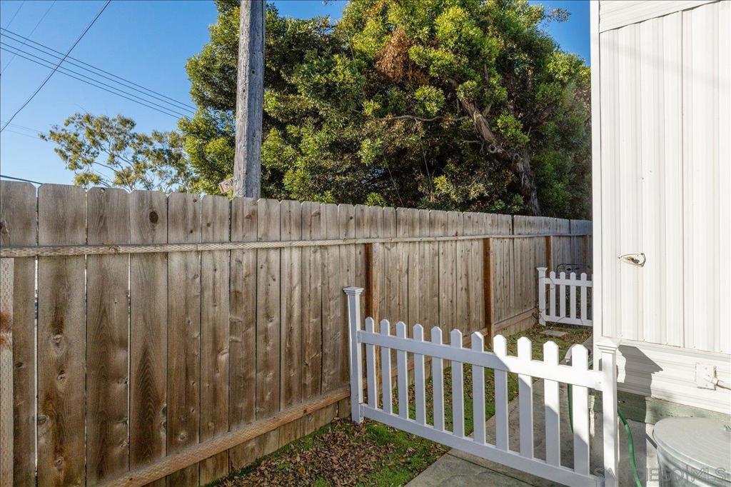 MLS #250042960SD image #17