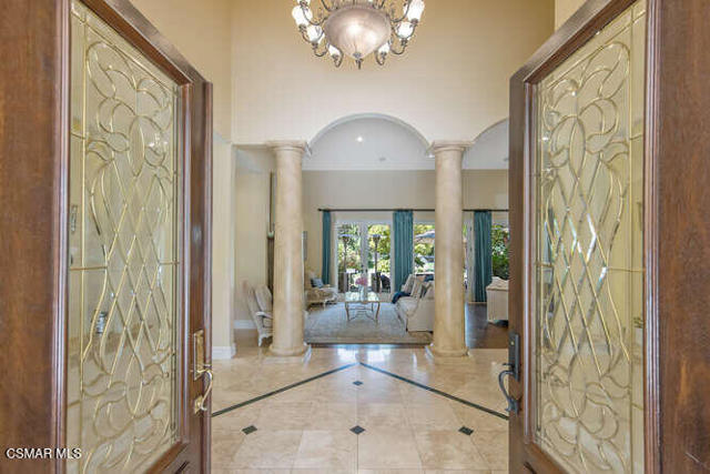 421 Whitegate Road, Thousand Oaks CA: https://media.crmls.org/mediaz/5b08fbe0-1ffd-464e-8357-1d10ca15e1c1.jpg