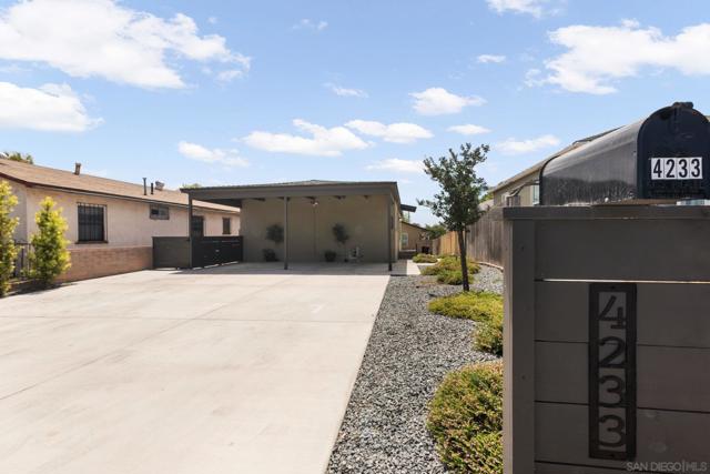 4233 Pepper Dr, San Diego CA: https://media.crmls.org/mediaz/5b09cb2a-d9b4-47ea-bba8-407c6a4ca8c9.jpg