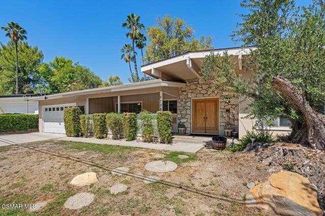 5708 Wilhelmina Avenue, Woodland Hills CA: https://media.crmls.org/mediaz/5b0a80c6-4d47-4605-9a4d-577f39fb74f3.jpg
