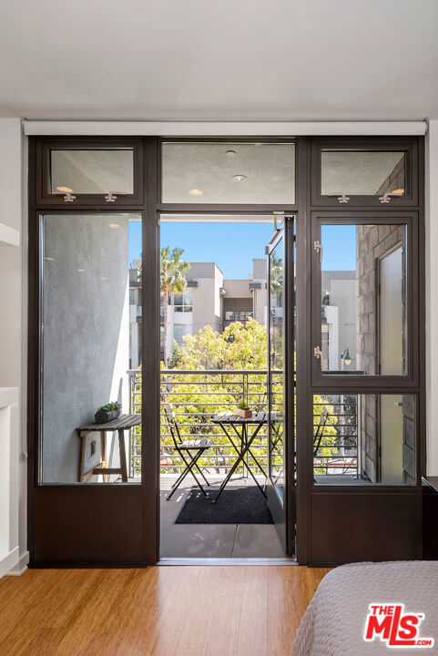 13045 Pacific Promenade, Playa Vista CA: https://media.crmls.org/mediaz/5b0b643d-6c31-4bec-bcb5-6022682ce439.jpg