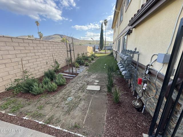 1850 Buyers Street, Simi Valley CA: https://media.crmls.org/mediaz/5b0c3b24-96e6-4e60-9c9d-830ec2803579.jpg