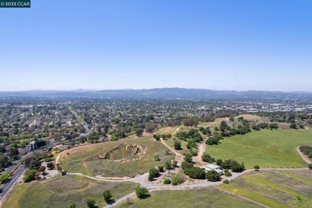 4280 Marietta Ct, Concord CA: https://media.crmls.org/mediaz/5b0d133e-02a8-4017-a09c-0c7732ca6c0d.jpg