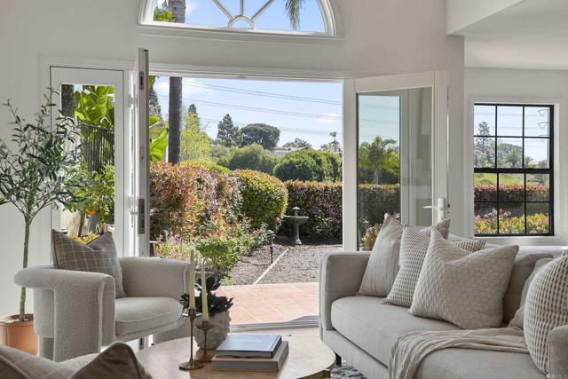 Detail Gallery Image 7 of 40 For 1240 Ladera Linda, Del Mar,  CA 92014 - 3 Beds | 2/1 Baths