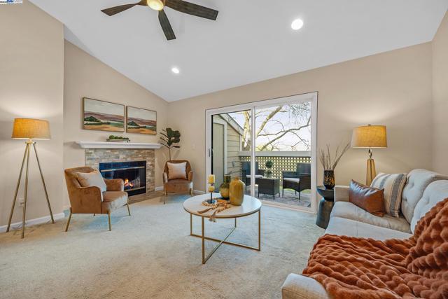 254 Eastridge Dr, San Ramon CA: https://media.crmls.org/mediaz/5b0d28df-116a-4959-ab11-99cb4d4f0e0a.jpg