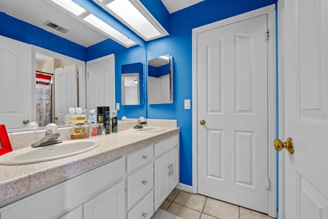 151 Tierra Del Sol, Hollister CA: https://media.crmls.org/mediaz/5b0db6c1-4fe0-4150-b02a-96e53f2dc42a.jpg