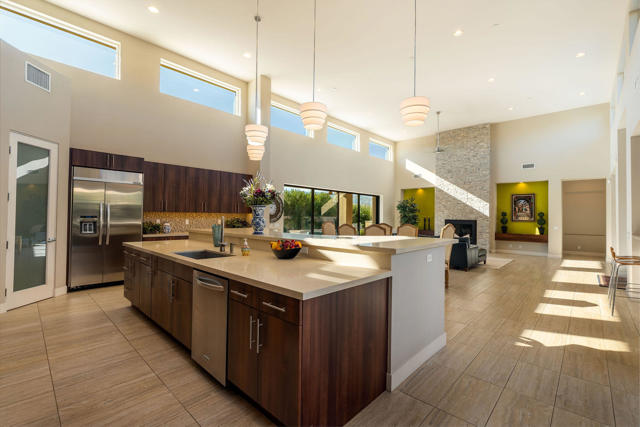 15 Via Montagna, Rancho Mirage CA: https://media.crmls.org/mediaz/5b0e525b-5d5d-4c0f-97ed-7a9a2e203653.jpg