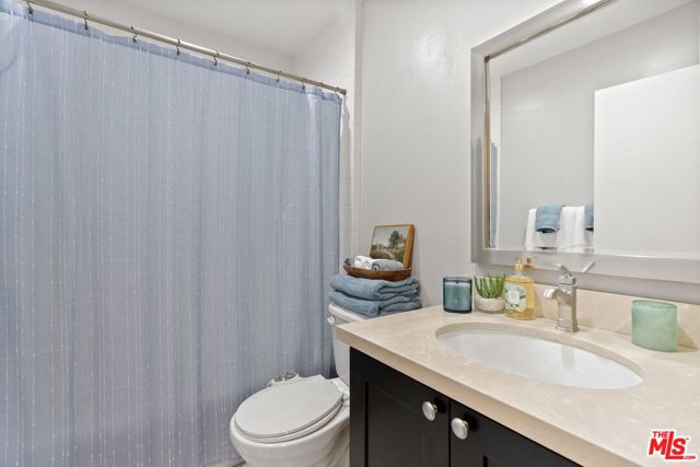 1831 Prosser Avenue, Los Angeles CA: https://media.crmls.org/mediaz/5b0efc7d-fc03-4ff5-9b64-f0b3f7e90efd.jpg