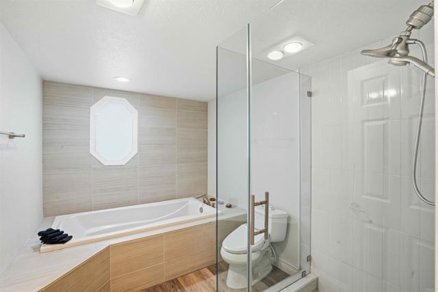 Full Size Soaking Tub and Separate Shower