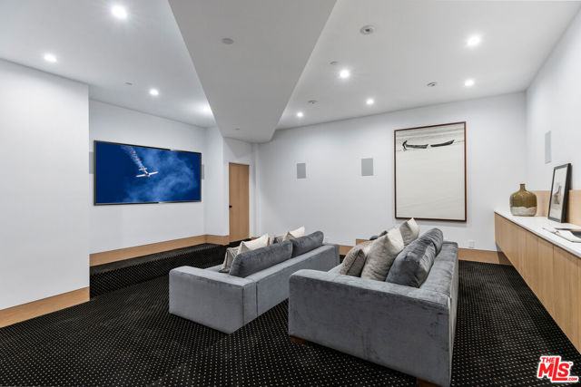 1011 Georgina Avenue, Santa Monica CA: https://media.crmls.org/mediaz/5b100c3d-733e-4915-a694-44cafadda0e4.jpg