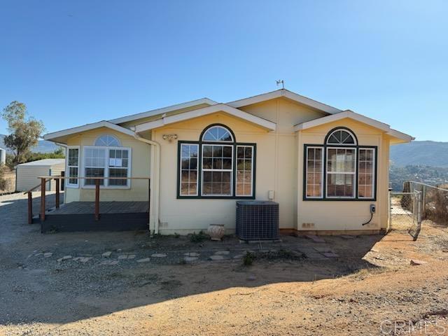 Detail Gallery Image 4 of 20 For 17076 Lawson Valley Rd, Jamul,  CA 91935 - 3 Beds | 2 Baths