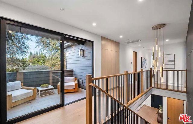 4453 Gentry Avenue, Valley Village CA: https://media.crmls.org/mediaz/5b108a1a-0bfb-4fe9-9f9f-5c0189ec755a.jpg