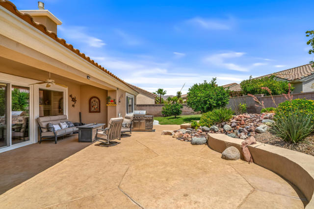 37674 Medjool Avenue, Palm Desert CA: https://media.crmls.org/mediaz/5b10d980-e951-4e30-a748-69dbf8c68d16.jpg