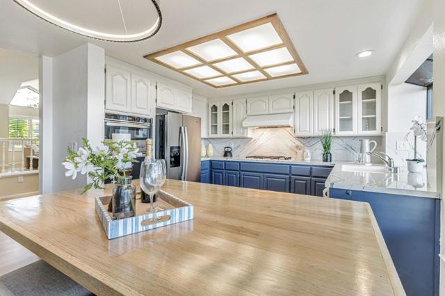 2959 Sea View Parkway, Alameda CA: https://media.crmls.org/mediaz/5b10ee6a-4df1-4d75-ad6f-cd08105c432e.jpg