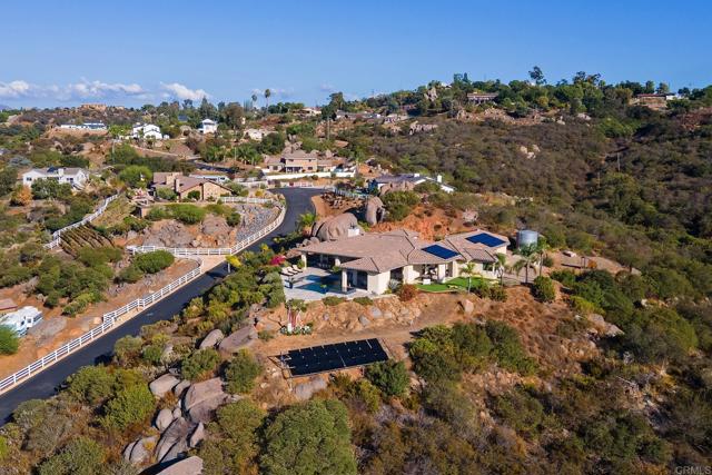 328 AMY WAY, Alpine CA: https://media.crmls.org/mediaz/5b115bf7-9b45-4b89-86bf-eb578e426e61.jpg