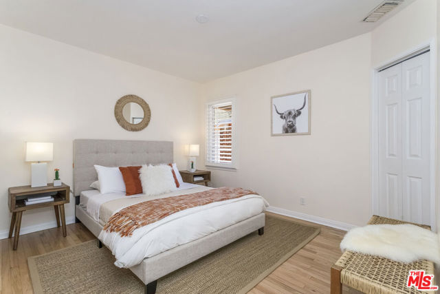 5967 Carpenter Avenue, Valley Village CA: https://media.crmls.org/mediaz/5b1163de-fa9e-4390-be4c-71820f1e99cd.jpg