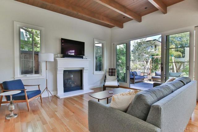 Detail Gallery Image 11 of 39 For 573 H, Coronado,  CA 92118 - 3 Beds | 3 Baths