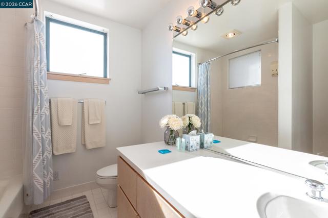 Image 32 of 55 For 319 Tappan Ter